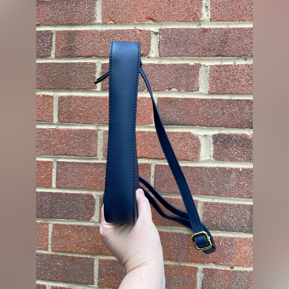 Tommy Hilfiger Blue Crossbody Bag Vinyl Double Zipper Gold Accents - EUC - Picture 3 of 10